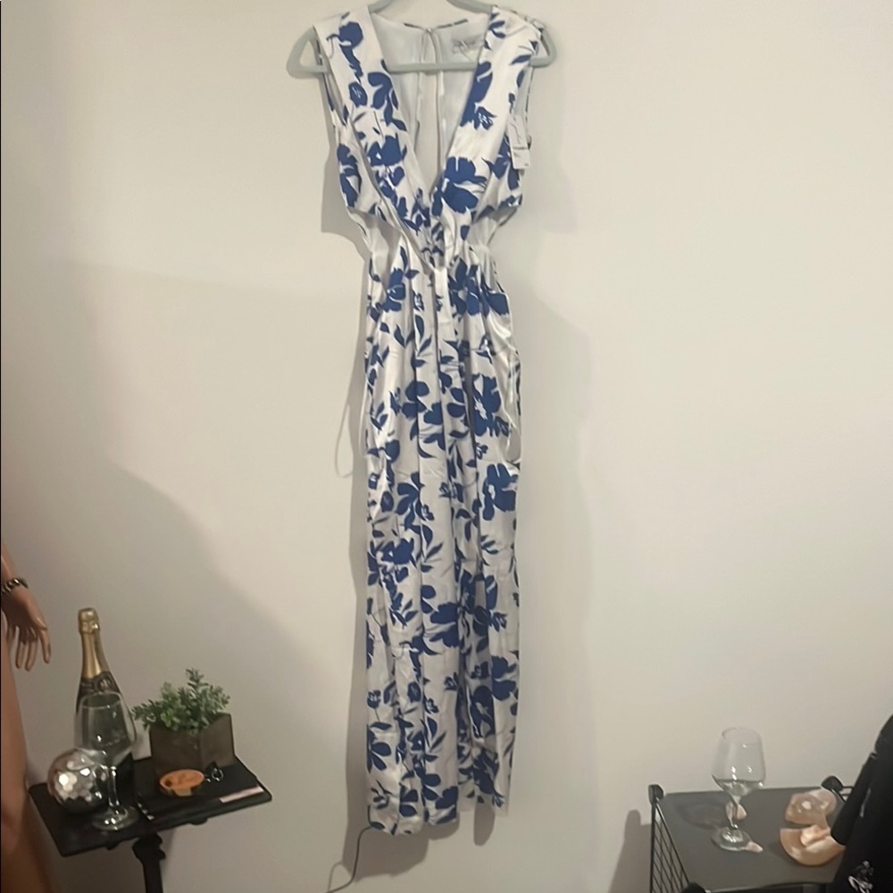 Blue and White Sleeveless Maxi Sundress with Plunge Neckline